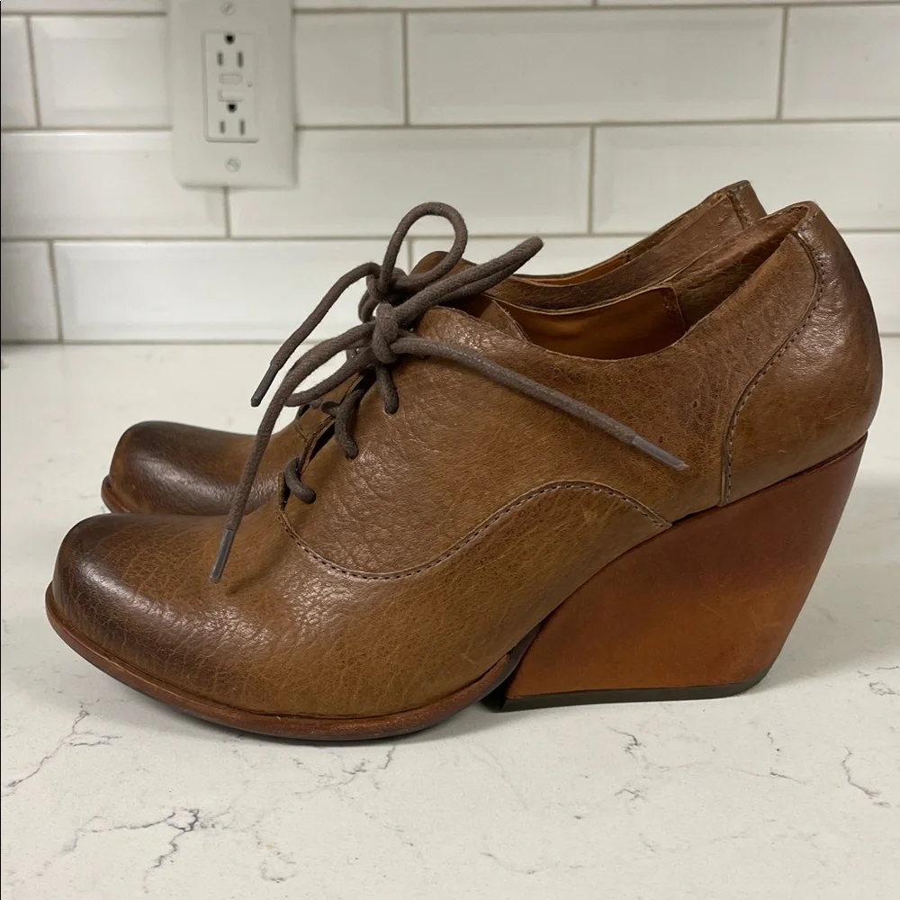 Kork- Ease Chianne Brown Leather Oxford
Lace Up Ankle Bootie Size 8 - Picture 11 of 17